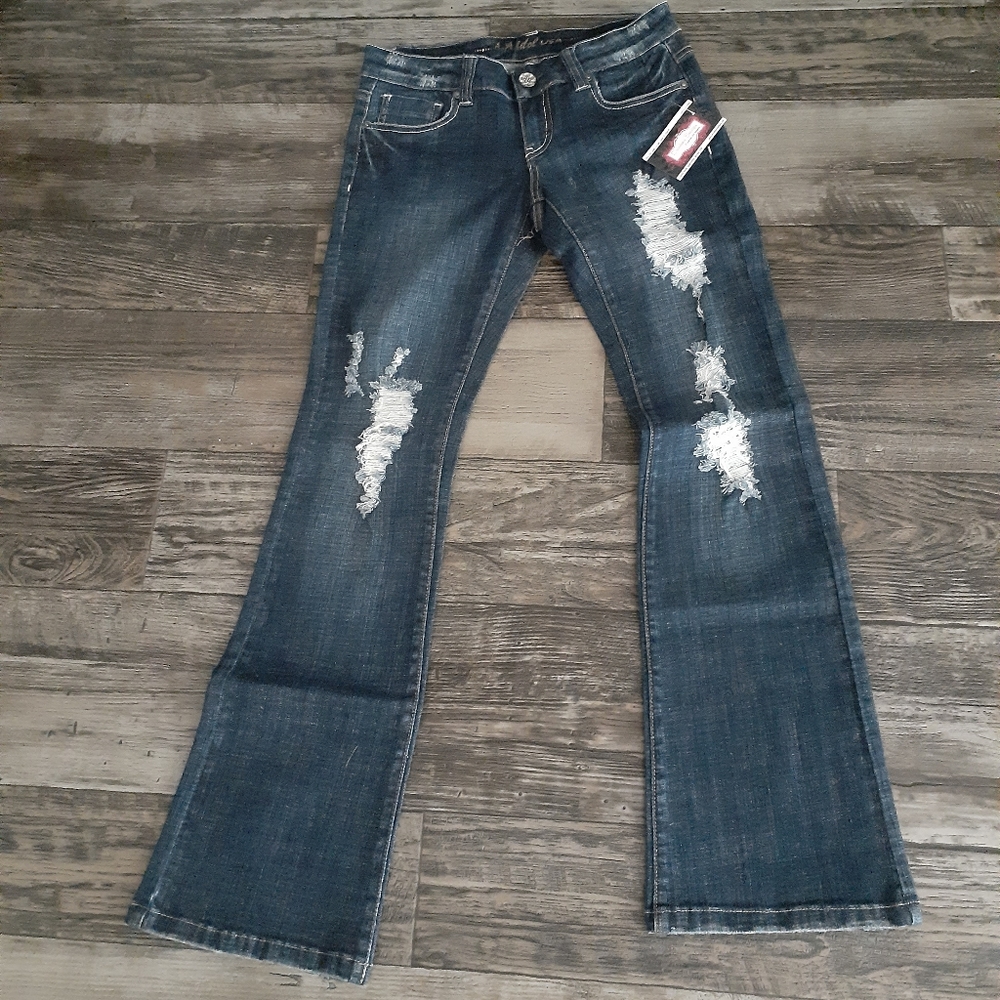 🆕️ LA Idol Distressed Bootcut Jeans size 26